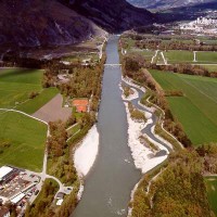 Aufweitung Chur/Felsberg 2001, fünf Jahre nach der Fertigstellung (Quelle: Tiefbauamt Graubünden)